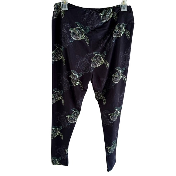 Charlie’s Project Super Soft Black and Green Mandala Print Turtle Leggings - Picture 1 of 8